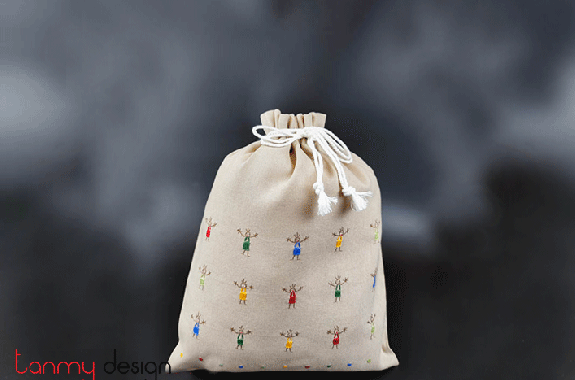 Laundry bag with puppet embroidery 